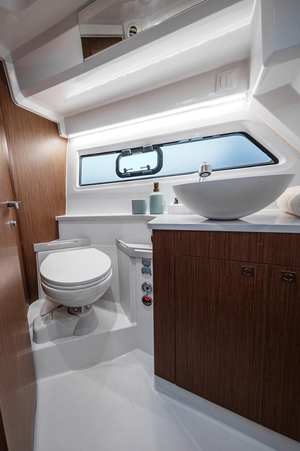 beneteau Antares 9 md.2025