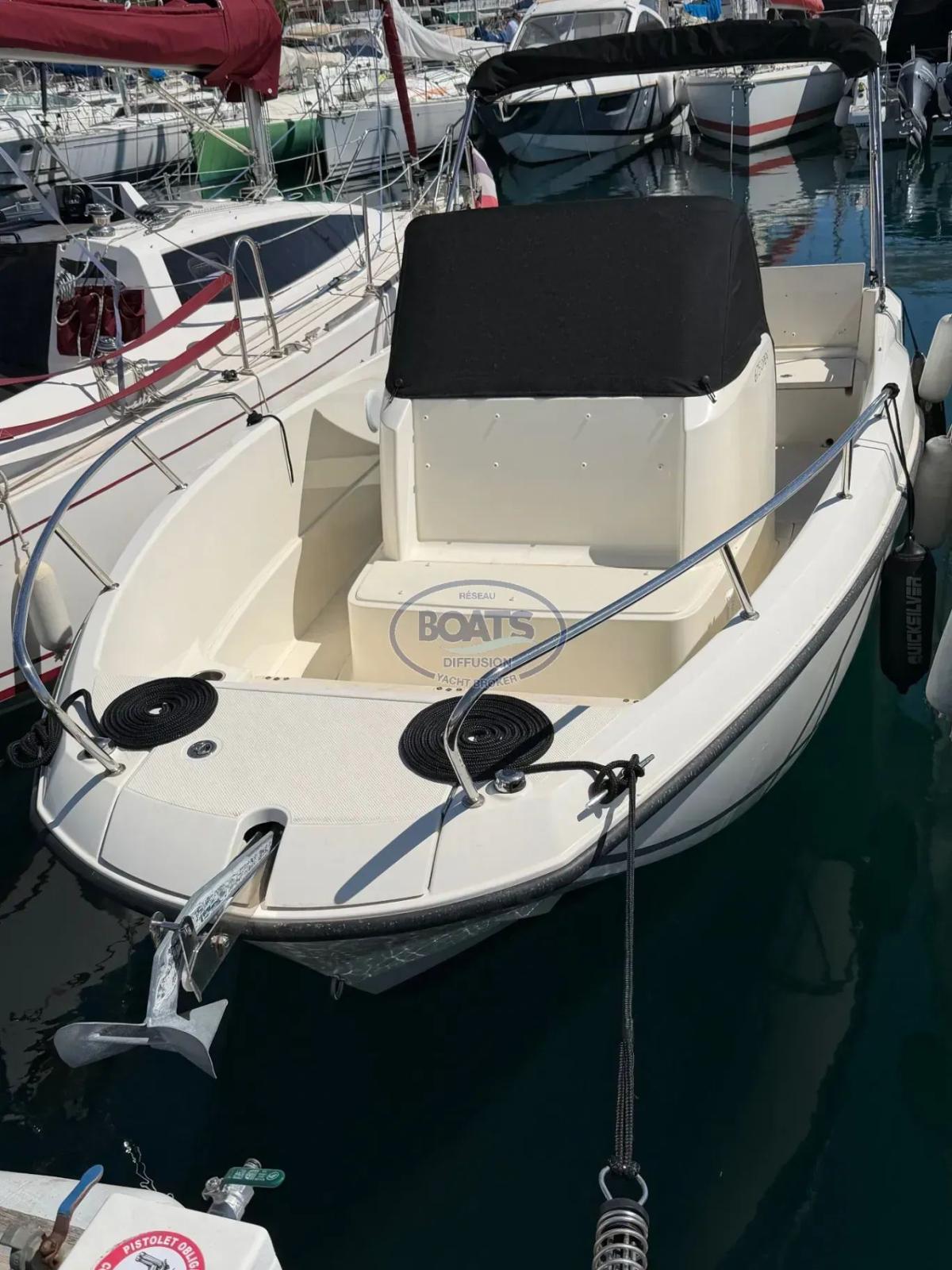 quicksilver Activ 675 open