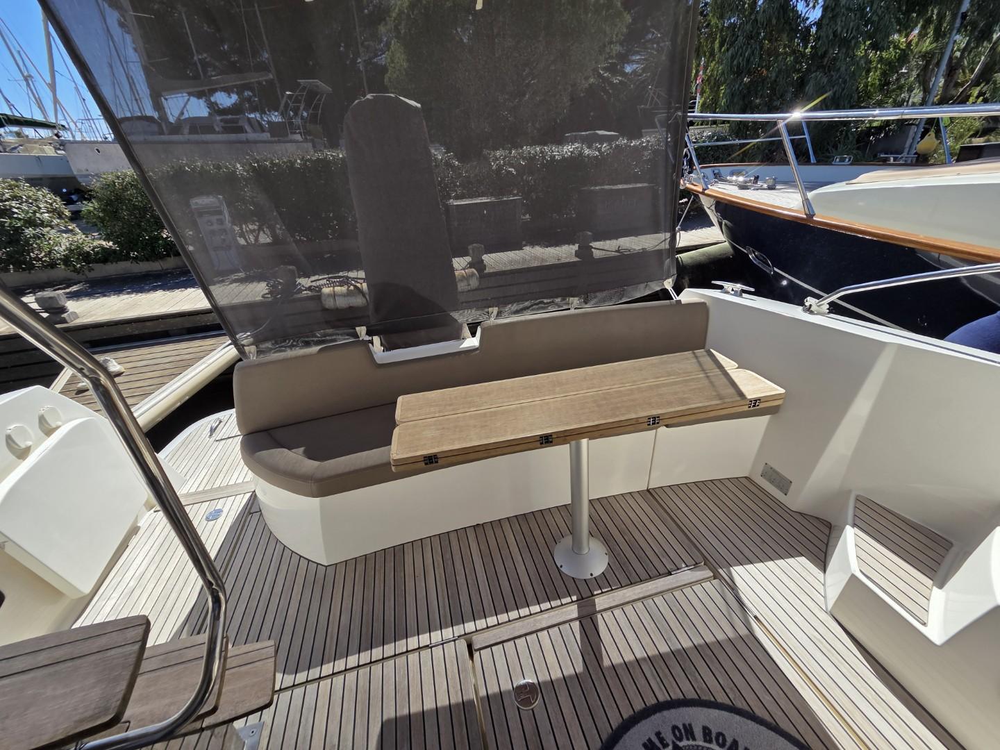 jeanneau Prestige 350 fly