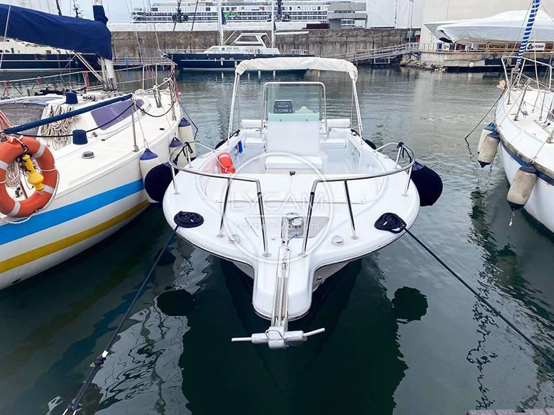 chantier naval kelt White shark 215