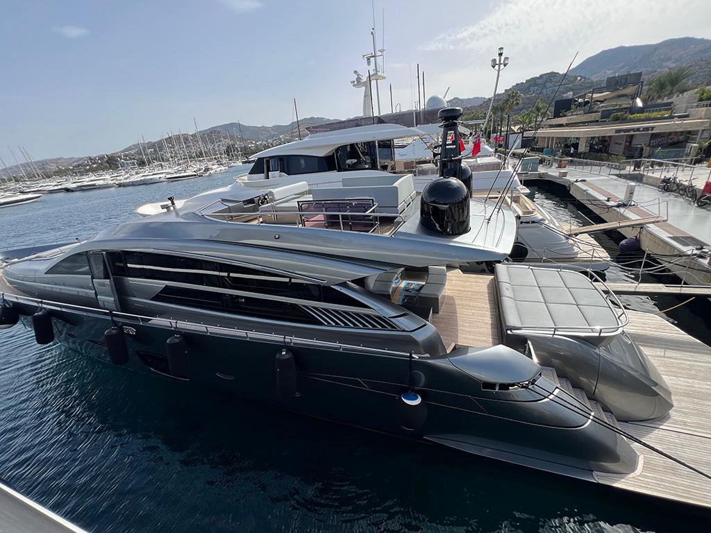 pershing 92