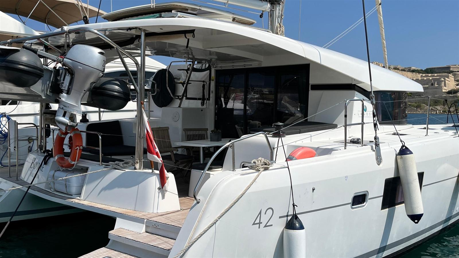 lagoon 42