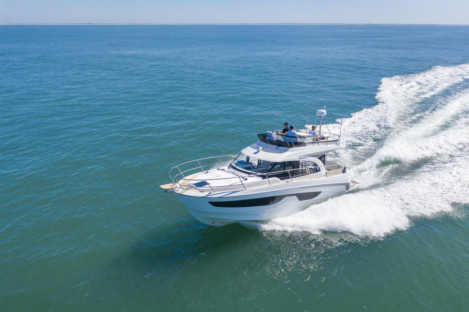 beneteau Antares 11 fly