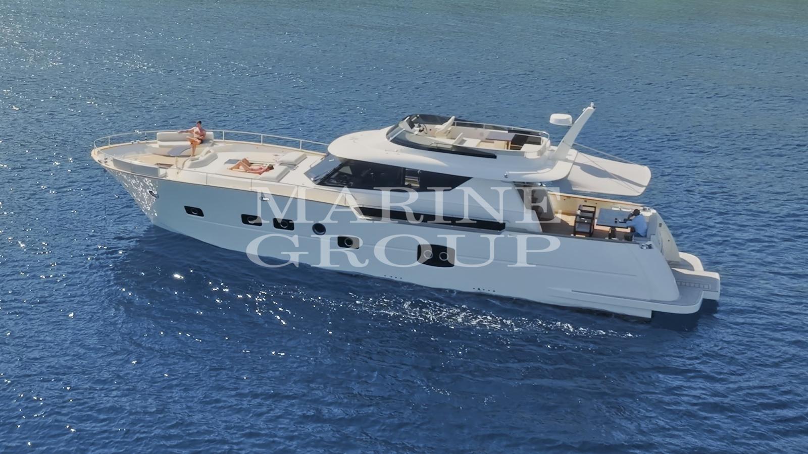 monachus yachts My-70f fly