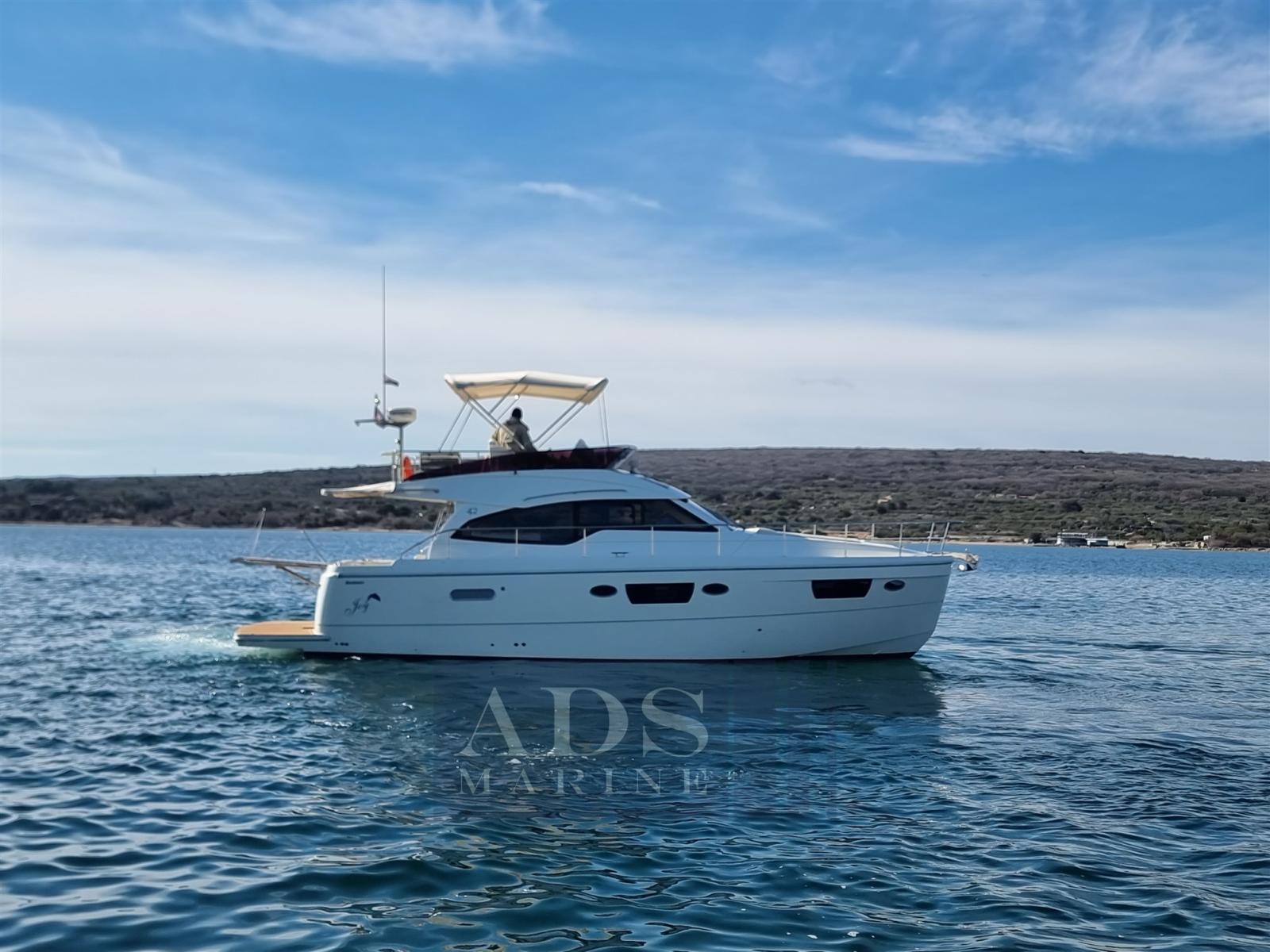 rodman Spirit 42 fly bridge