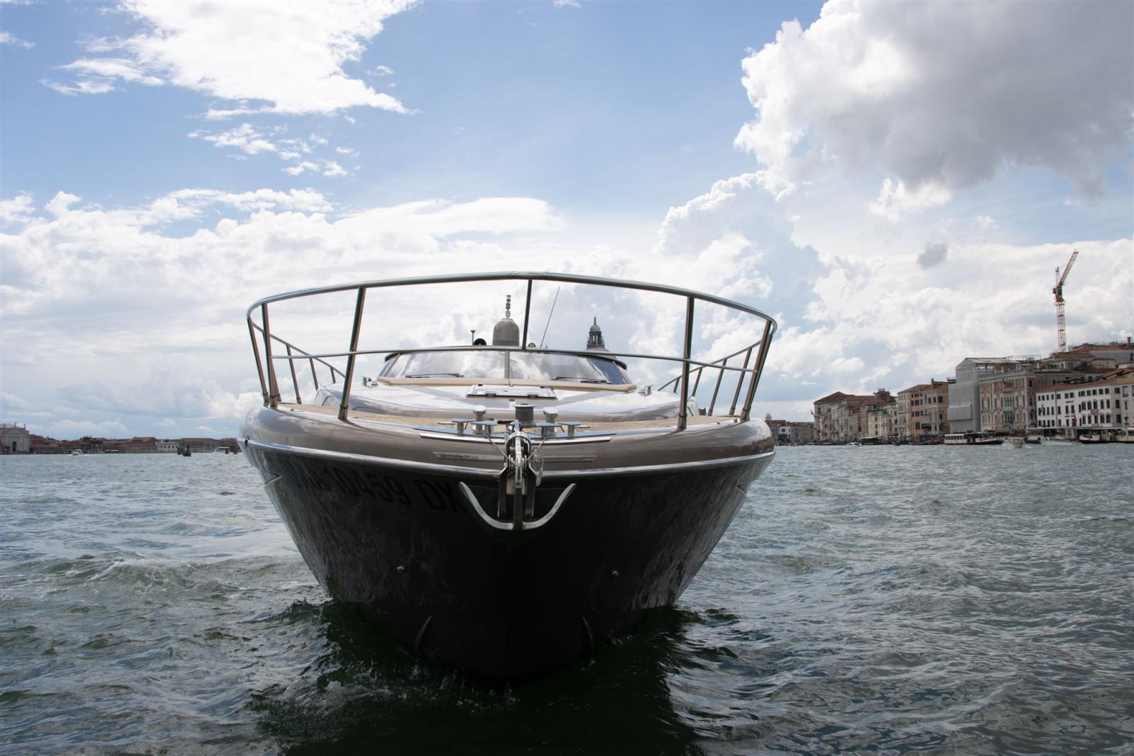 riva 52 rivale
