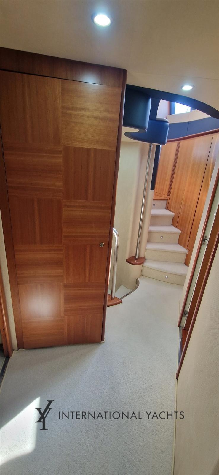 azimut 62