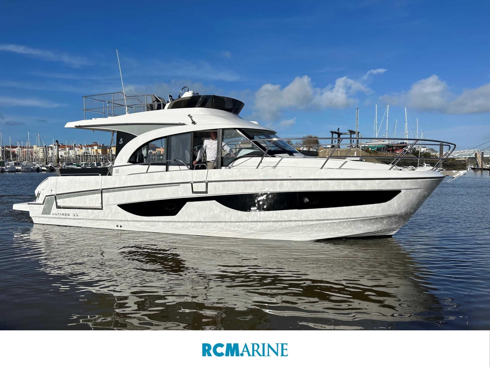 beneteau Antares 11 fly