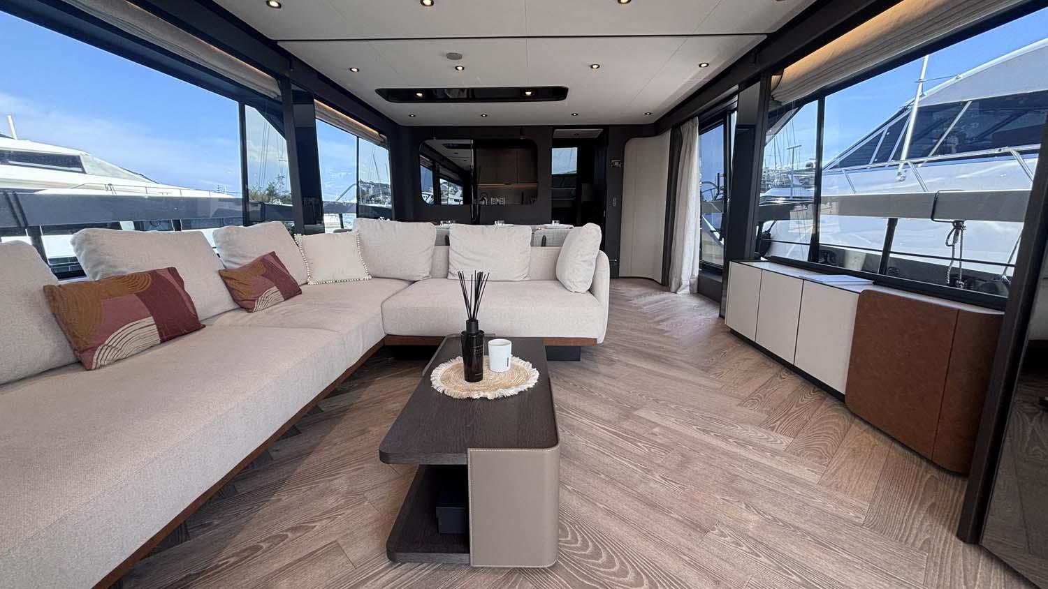 ferretti yachts 800