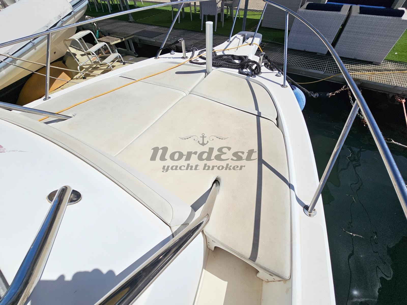 boston whaler Outrage 28 (honda 250 - 2017)