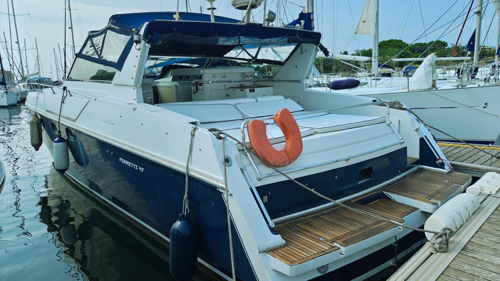 ferretti Altura 47
