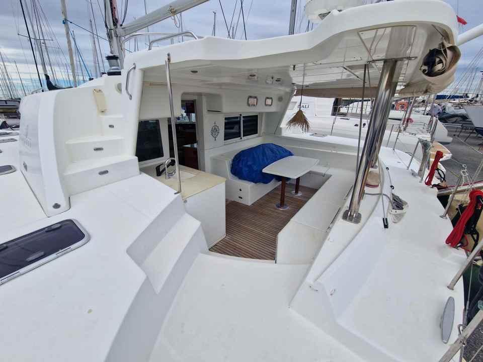 lagoon 440