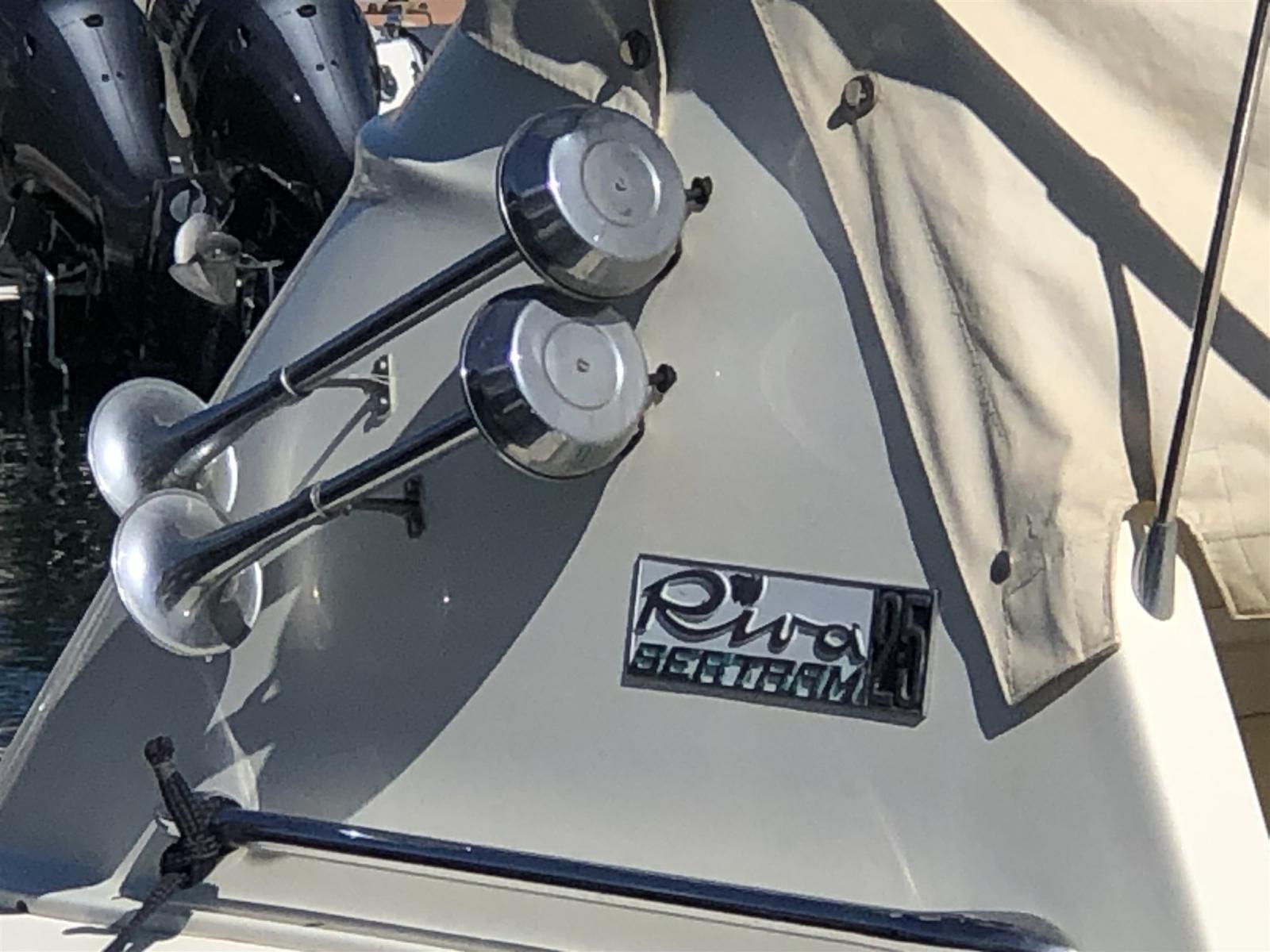 riva bertram 25 sport fisherman