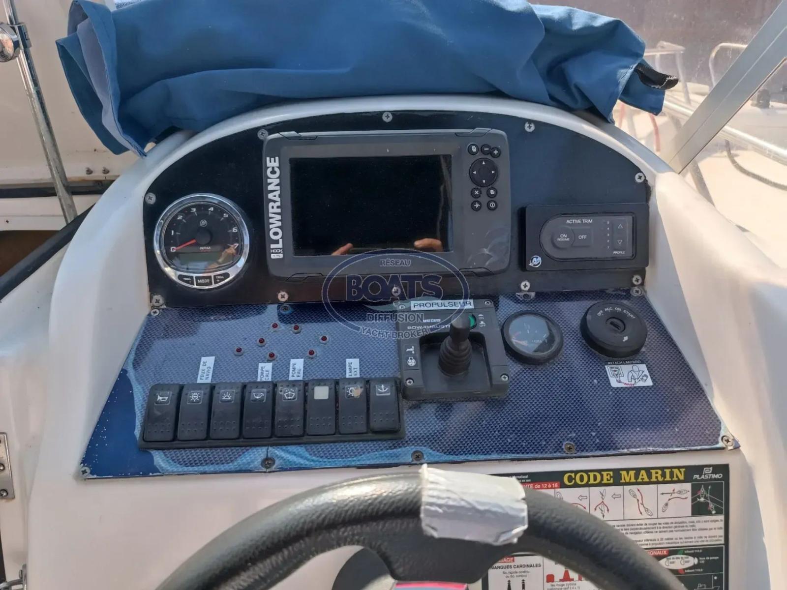 saver 690 cabin