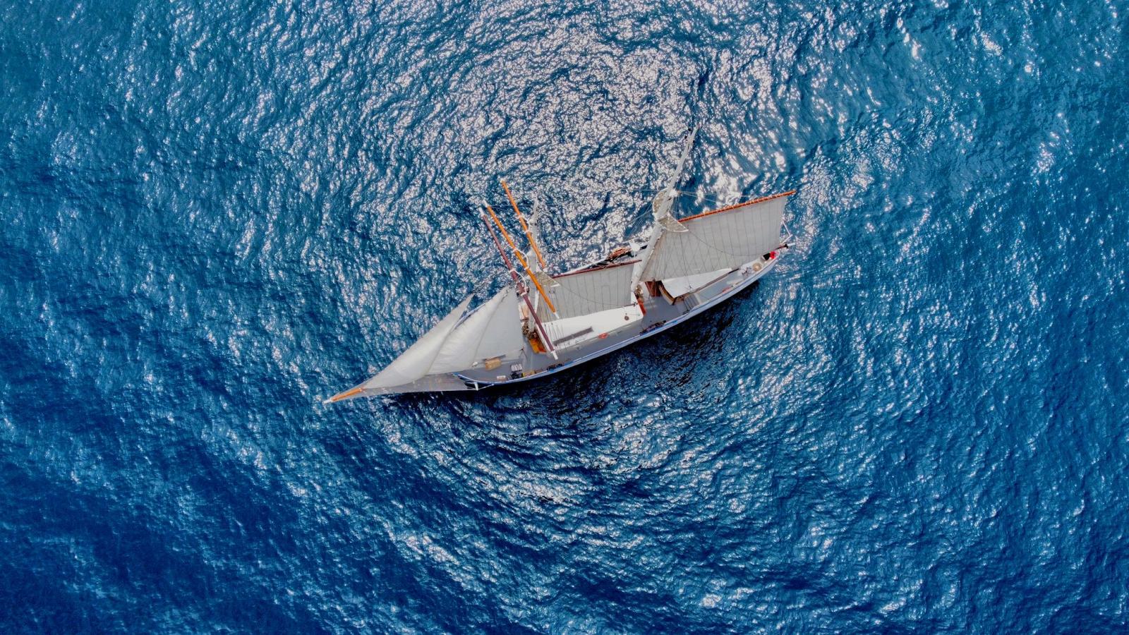 classic yacht Maliclaire