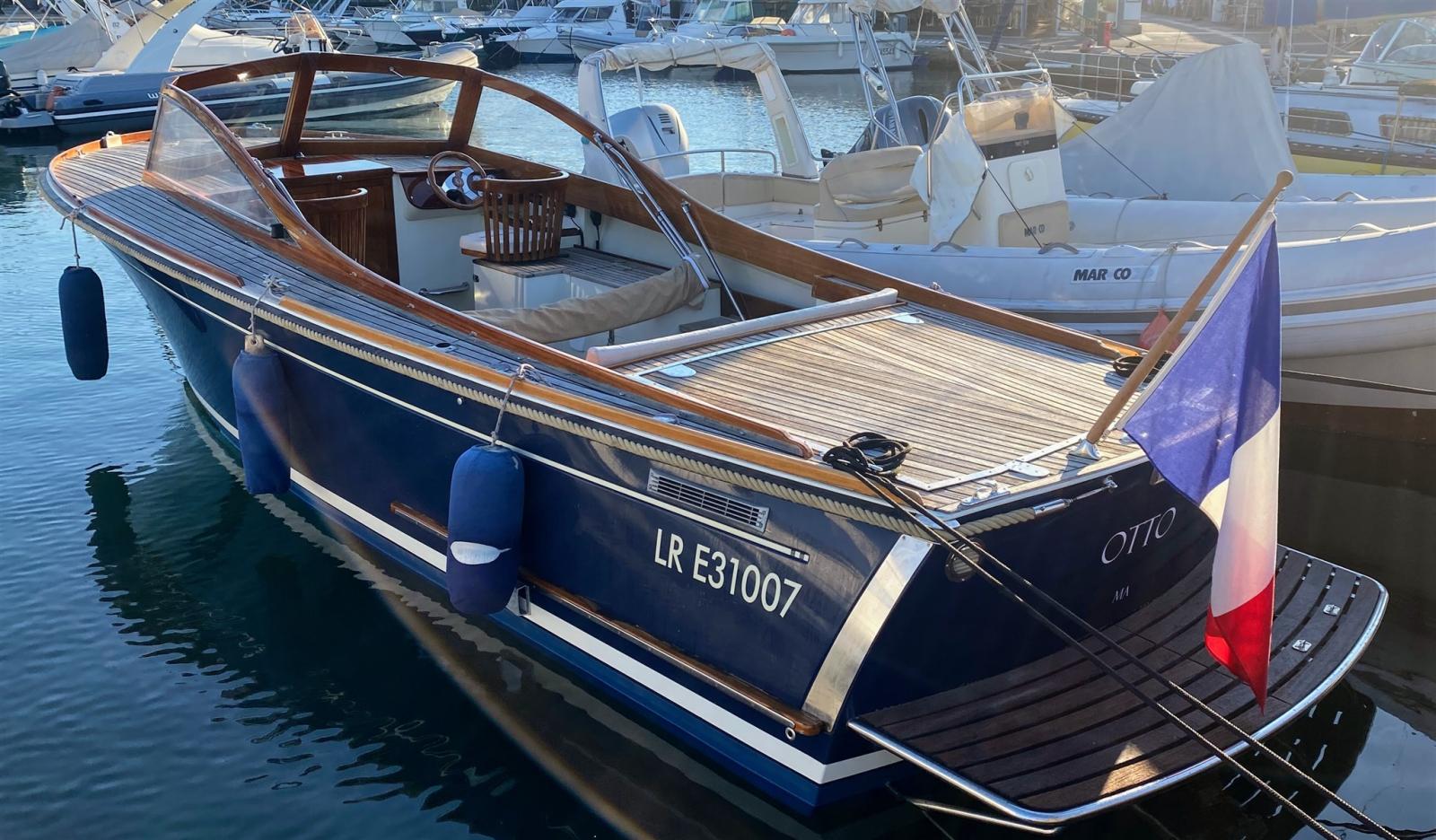 latitude 46 Lady scarlett