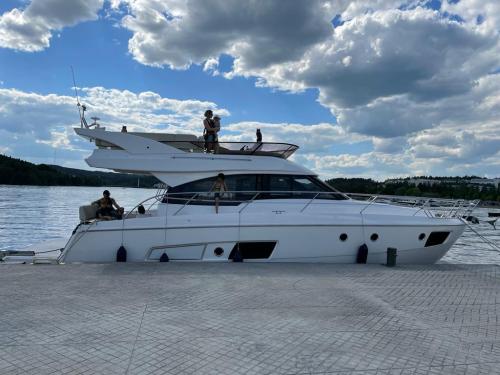 bavaria yachts Virtess 420 Fly
