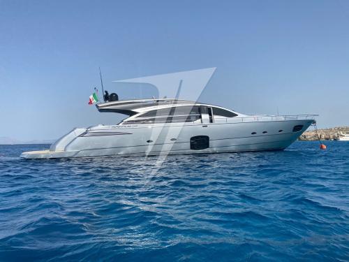Pershing 82 vhp