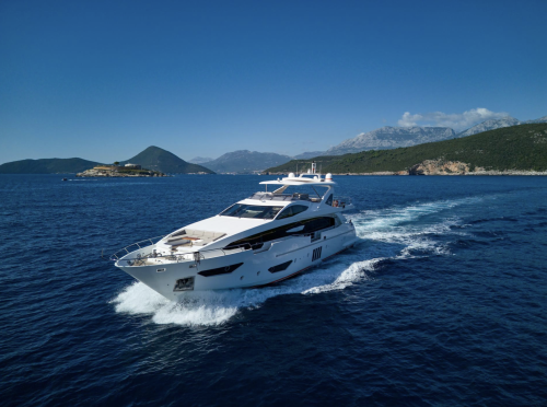 Azimut yachts grande 30 metri