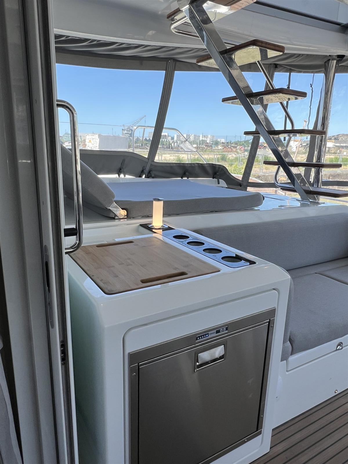 lagoon 60