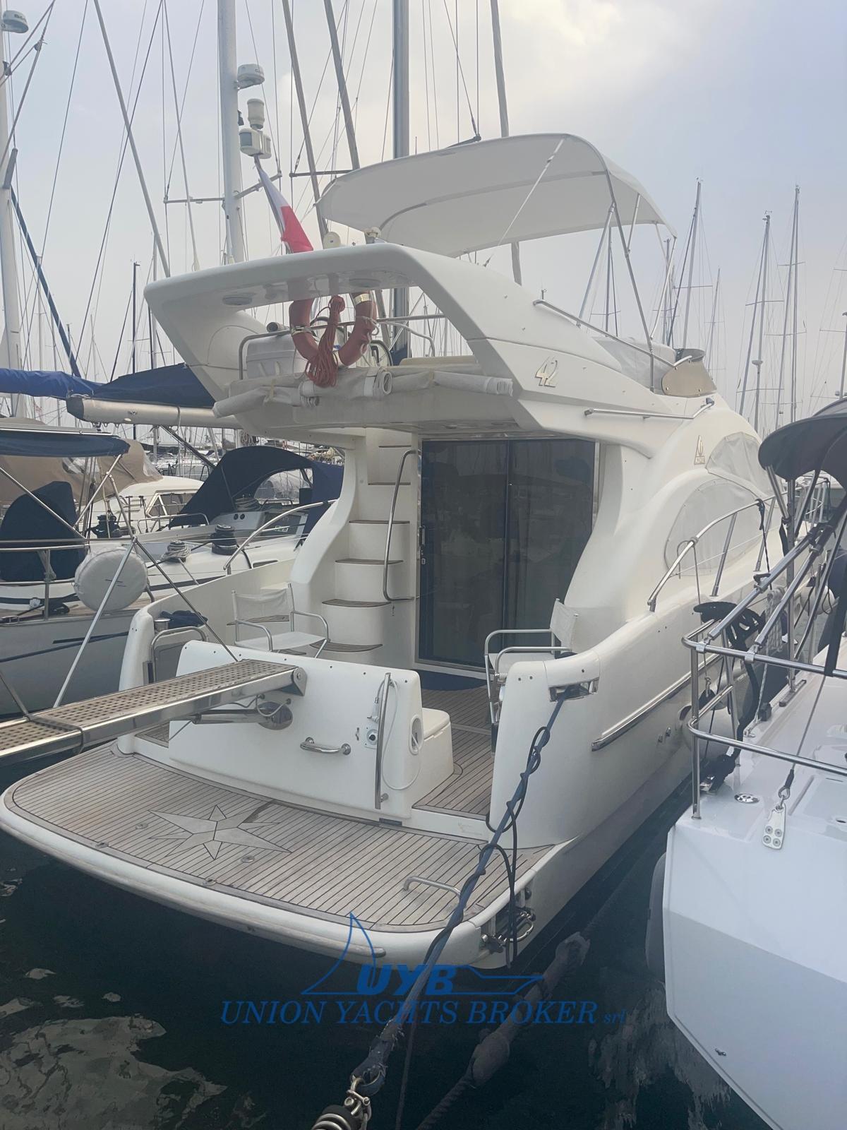 azimut 42