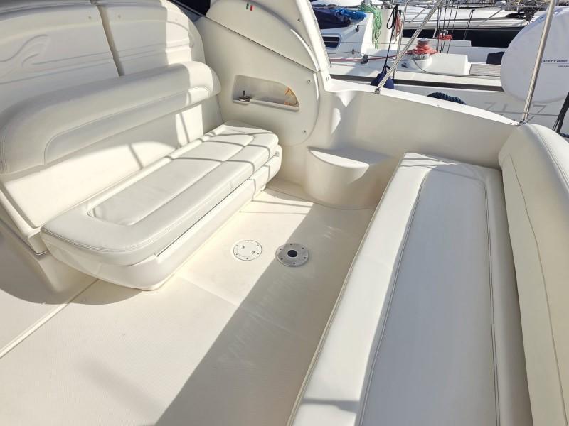 sea ray 335 dancer