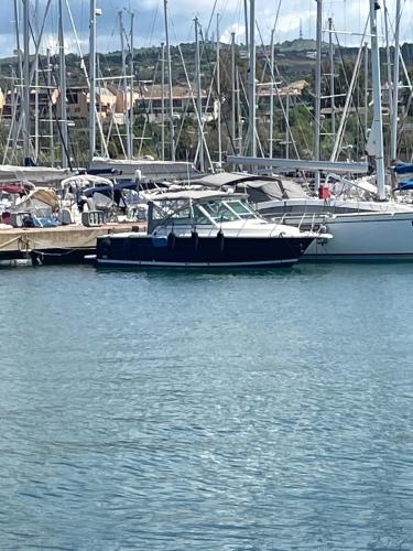 Tiara yachts 2900 coronet