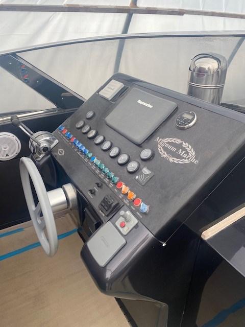 magnum marine 53