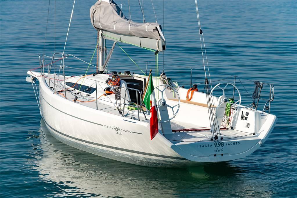 italia yachts Italia 9.98