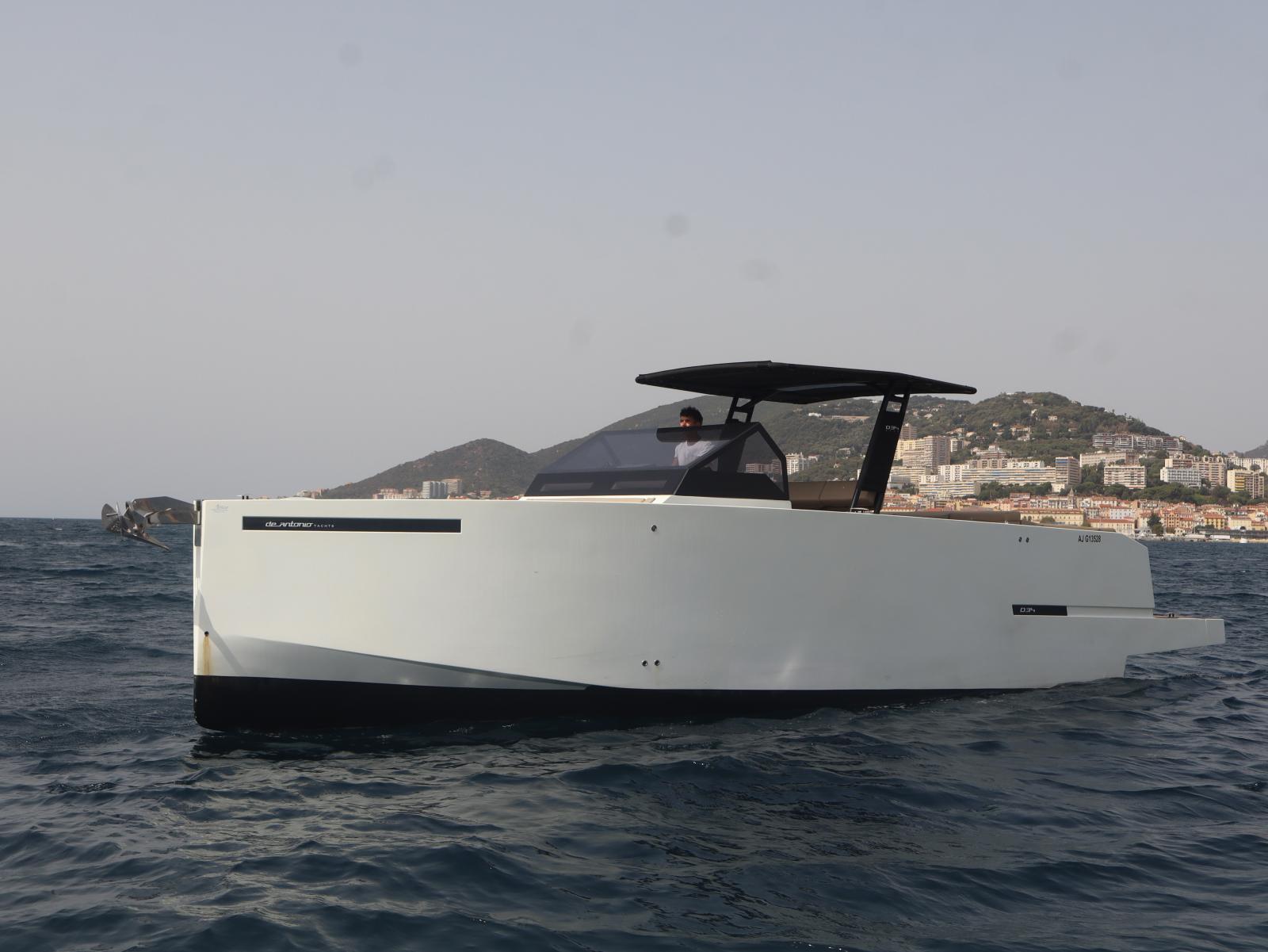 de antonio yachts D34 open