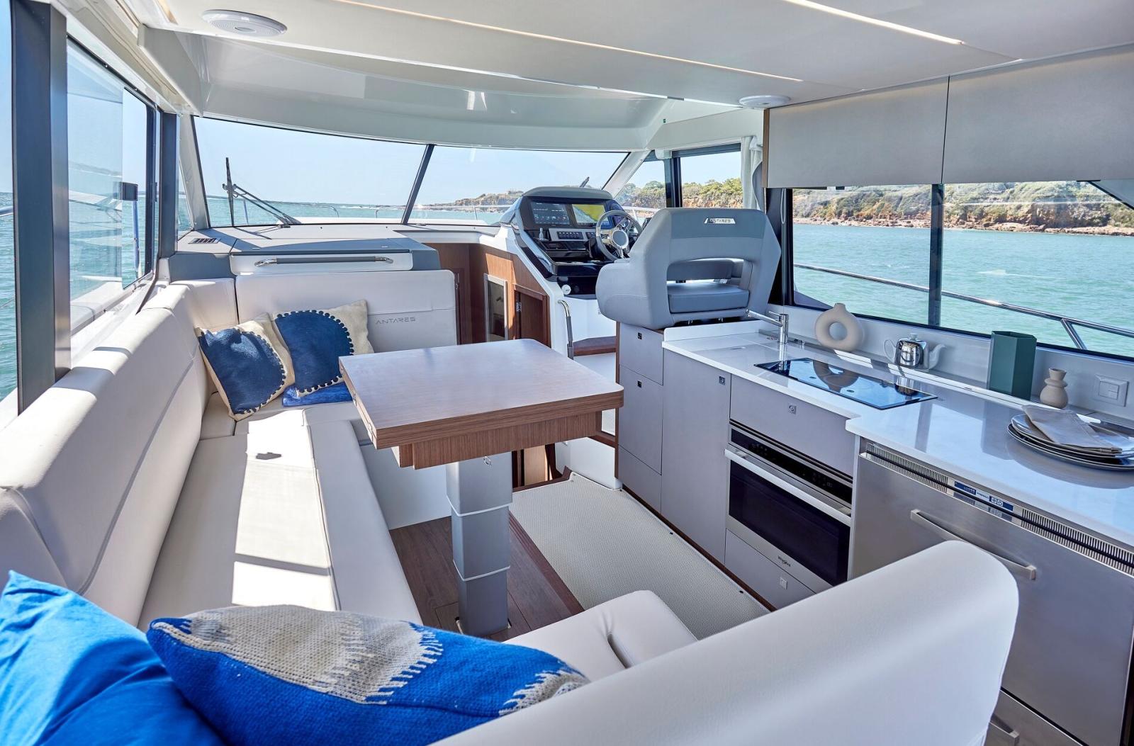 beneteau Antares 12 fly