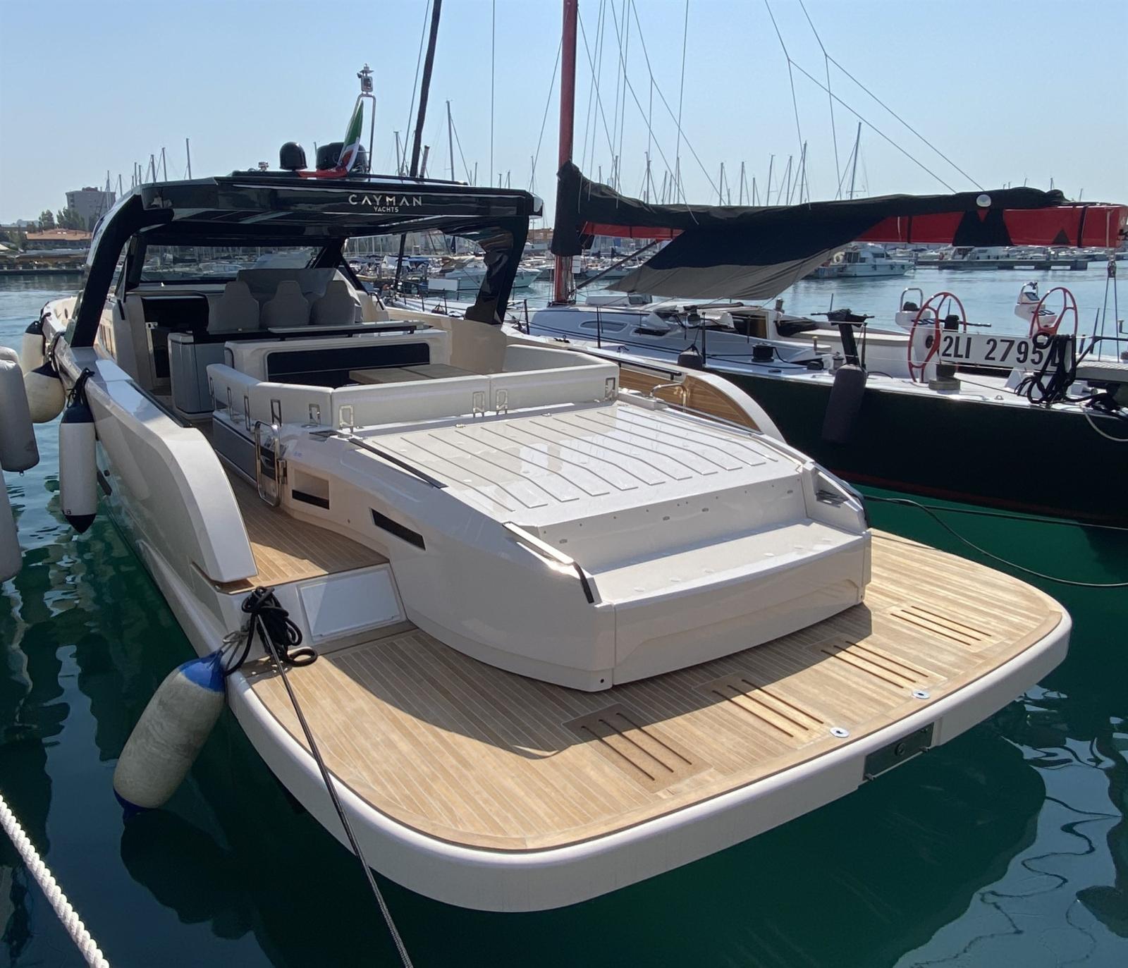 cayman yachts 540 wa