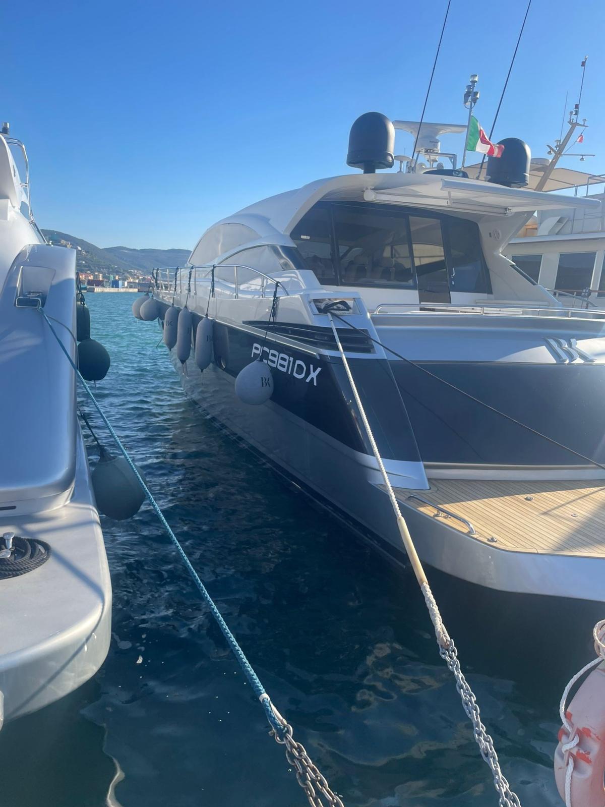 pershing 62