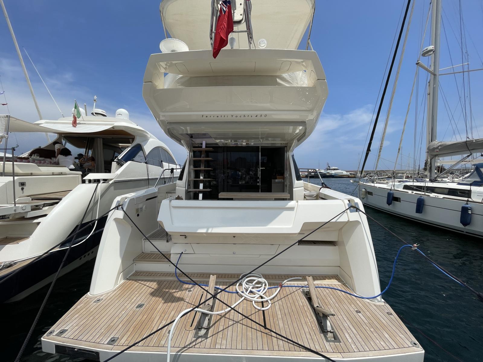 ferretti 450