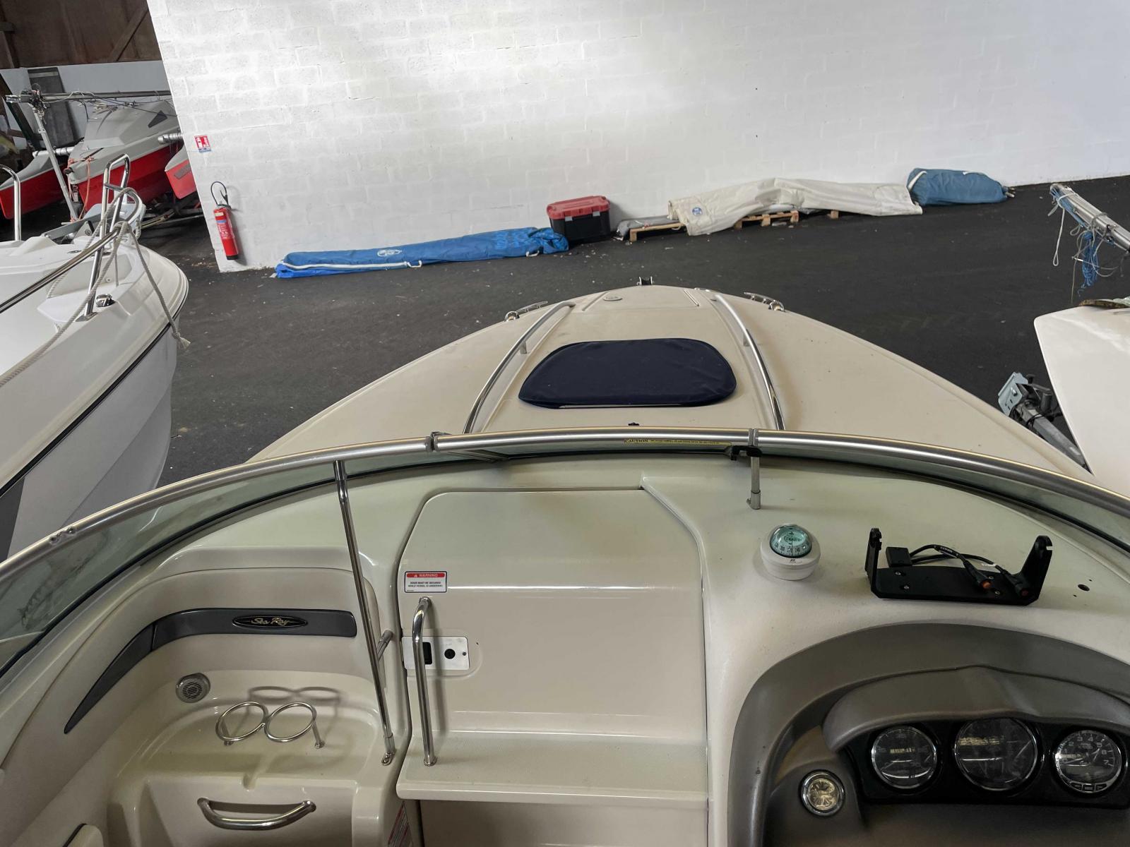 sea ray Sunsport 220