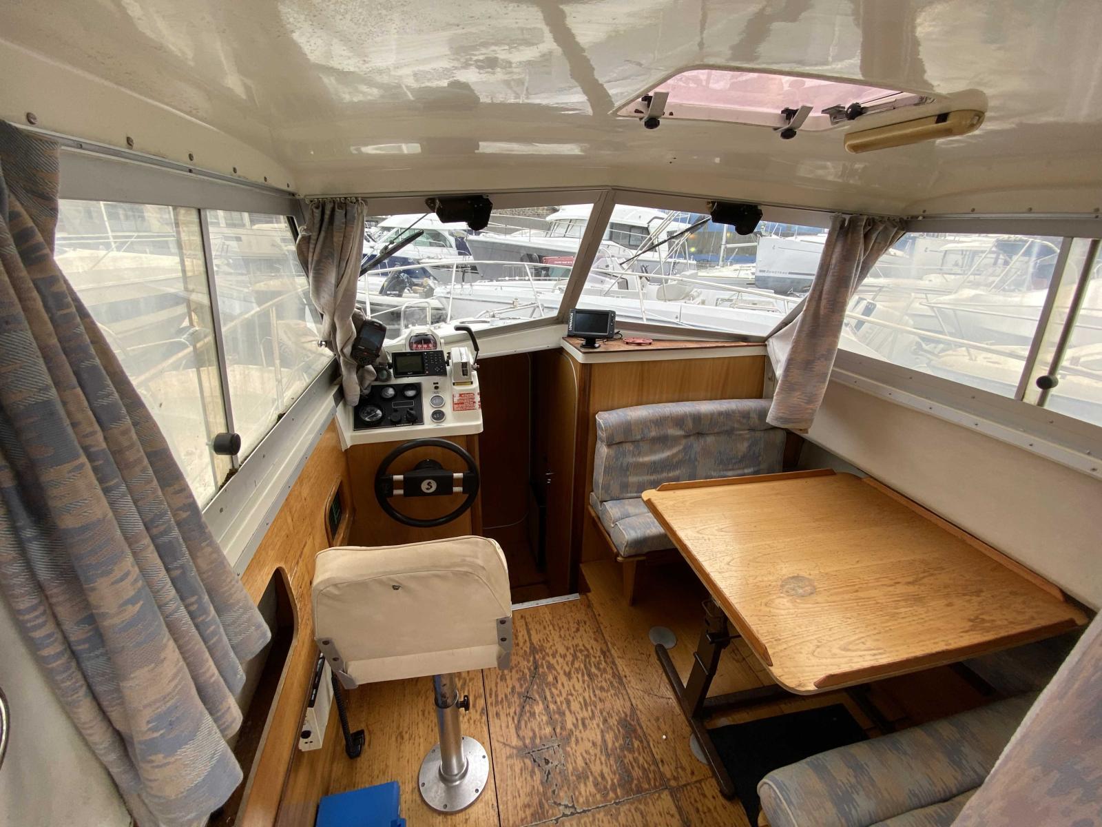 beneteau Antares 800