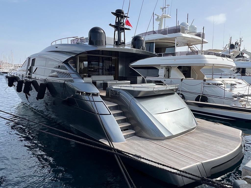 pershing 92