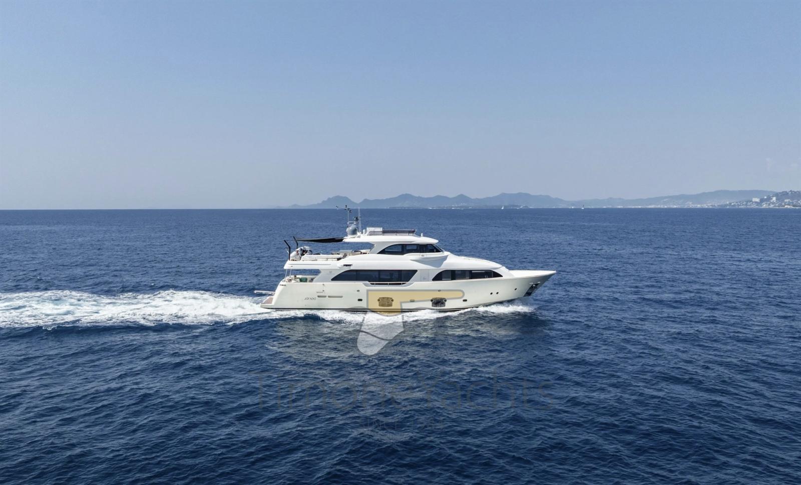 custom line Navetta 26