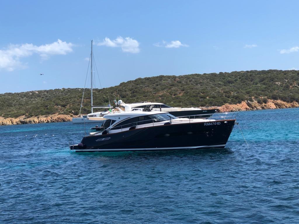 austin parker 44 sedan