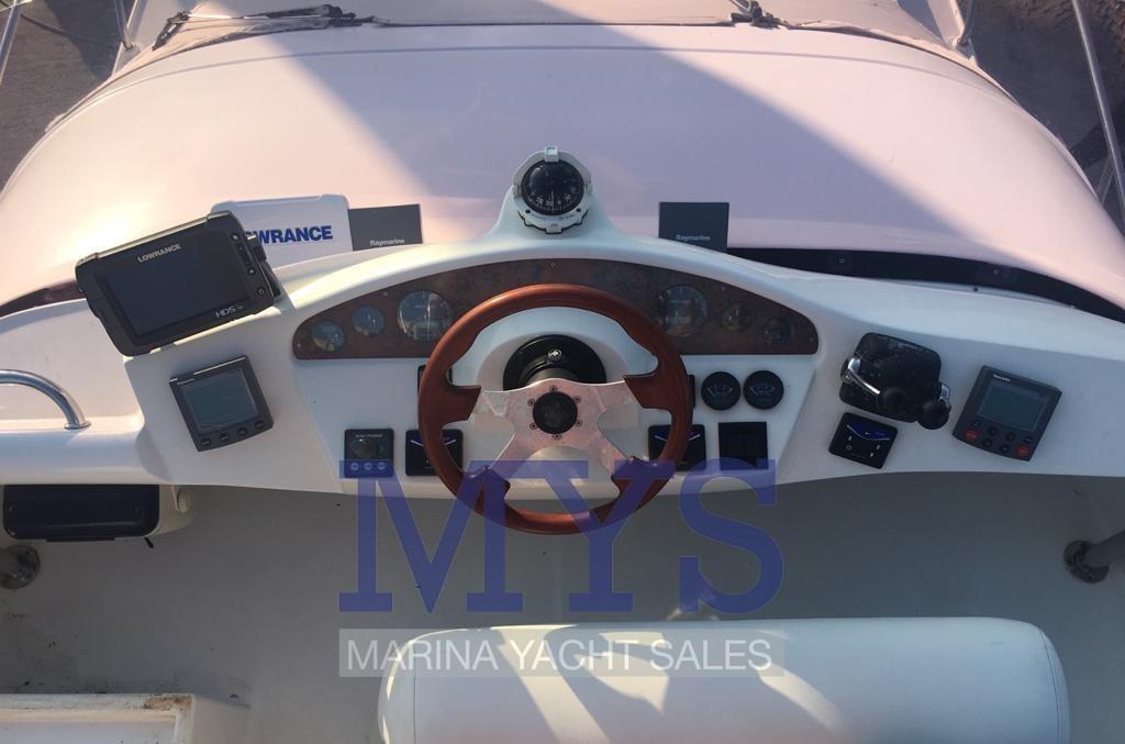galeon 330 fly