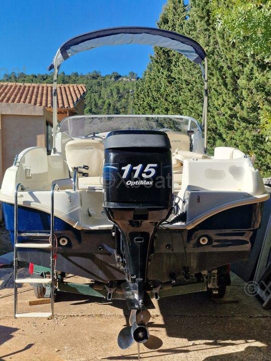 beneteau Flyer 550 cabin
