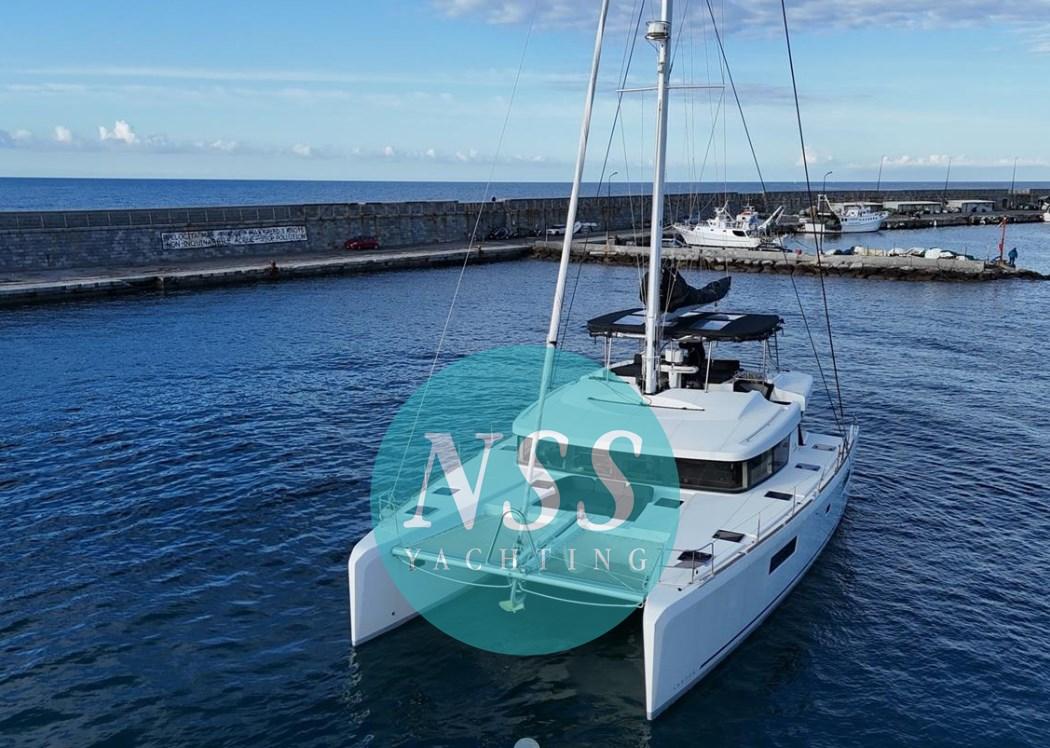 lagoon 52 fly
