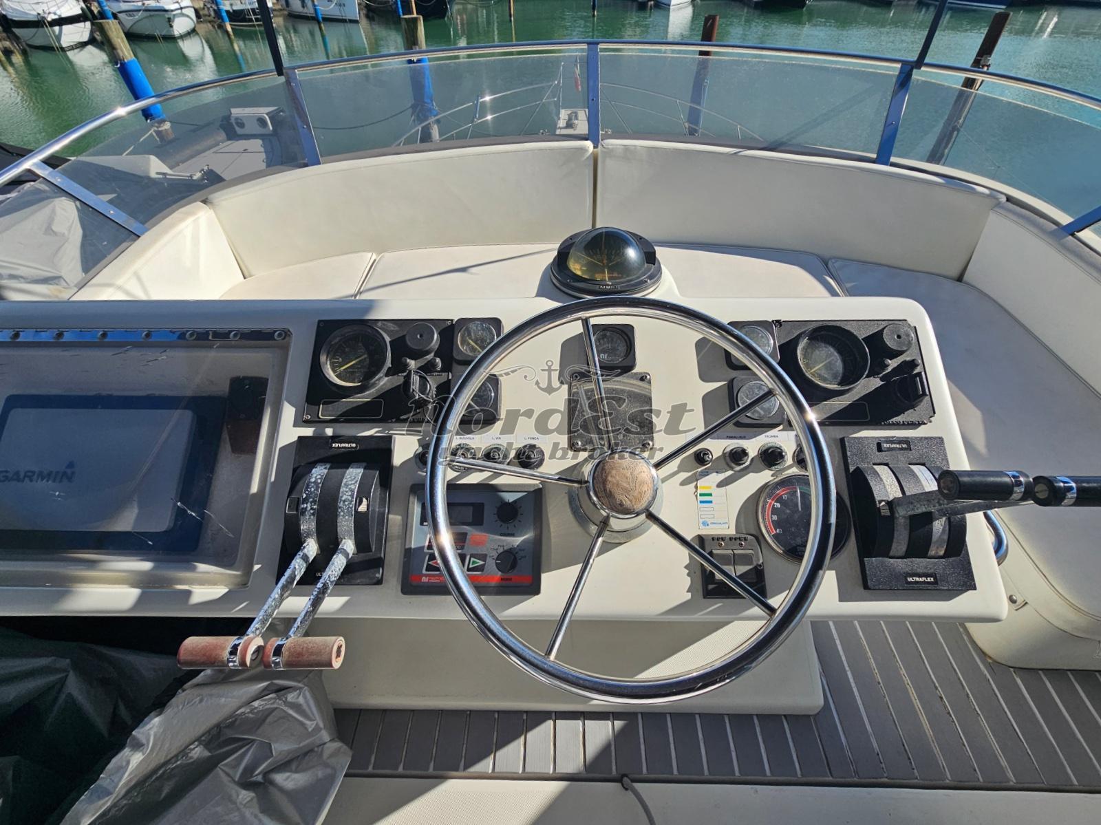 uniesse 40 fly
