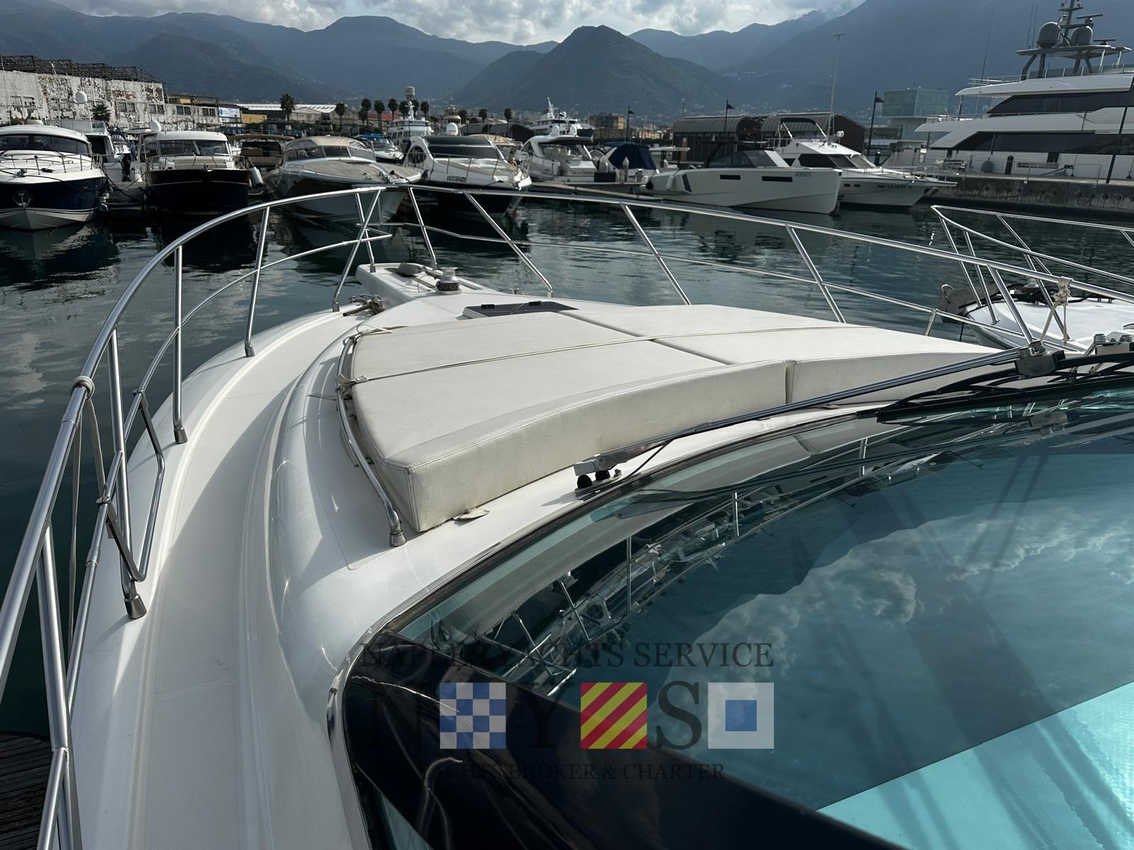 uniesse 42' open