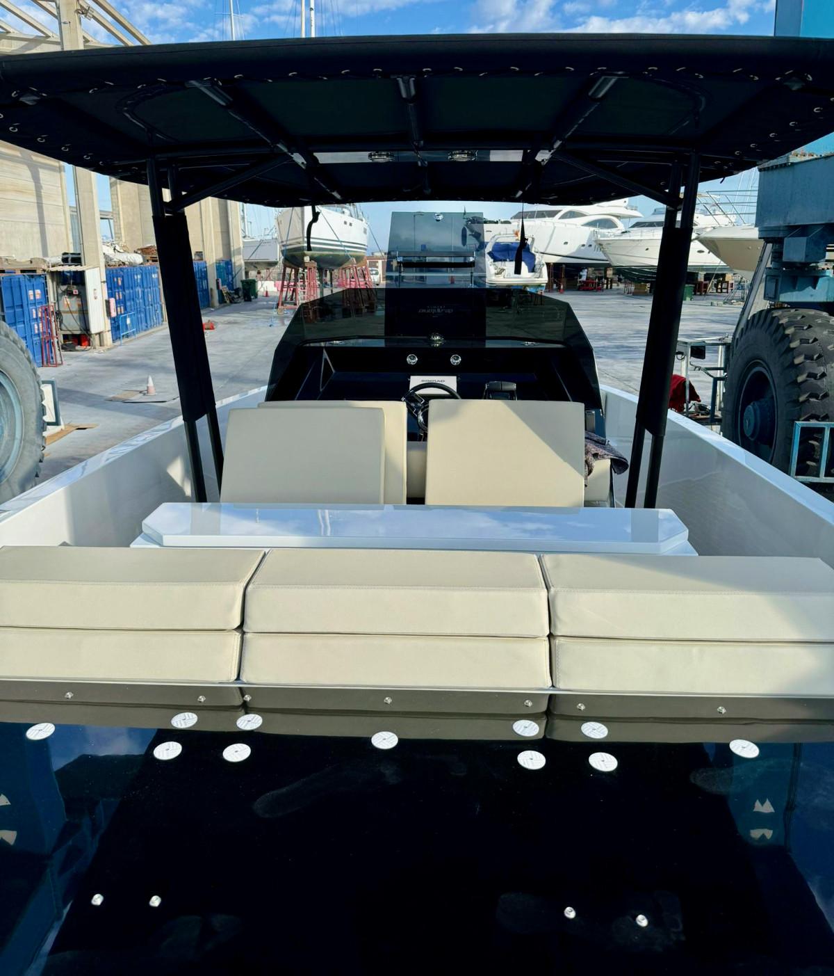 de antonio yachts D28 open