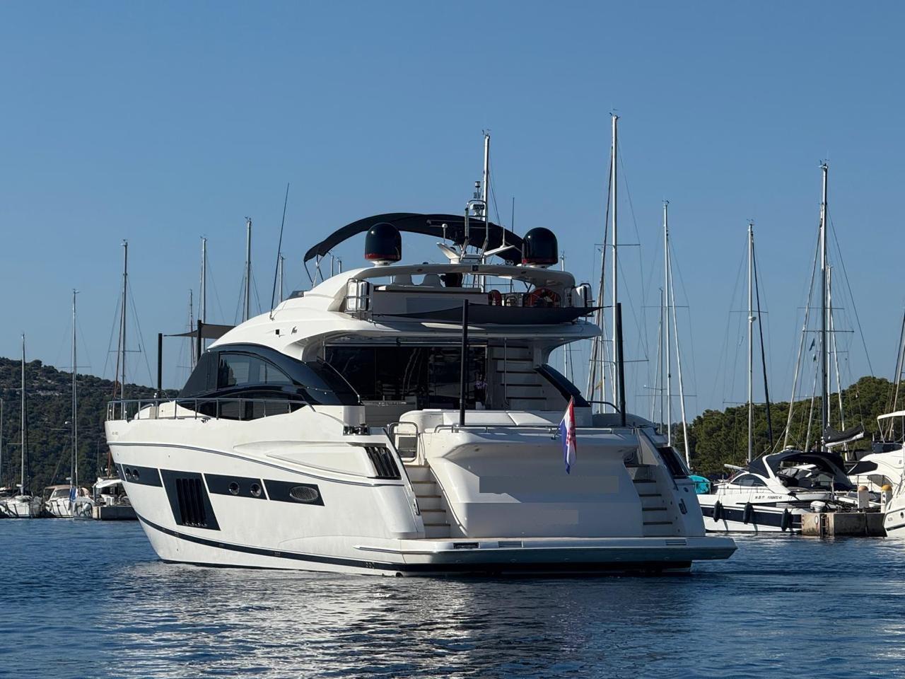 princess yachts V85