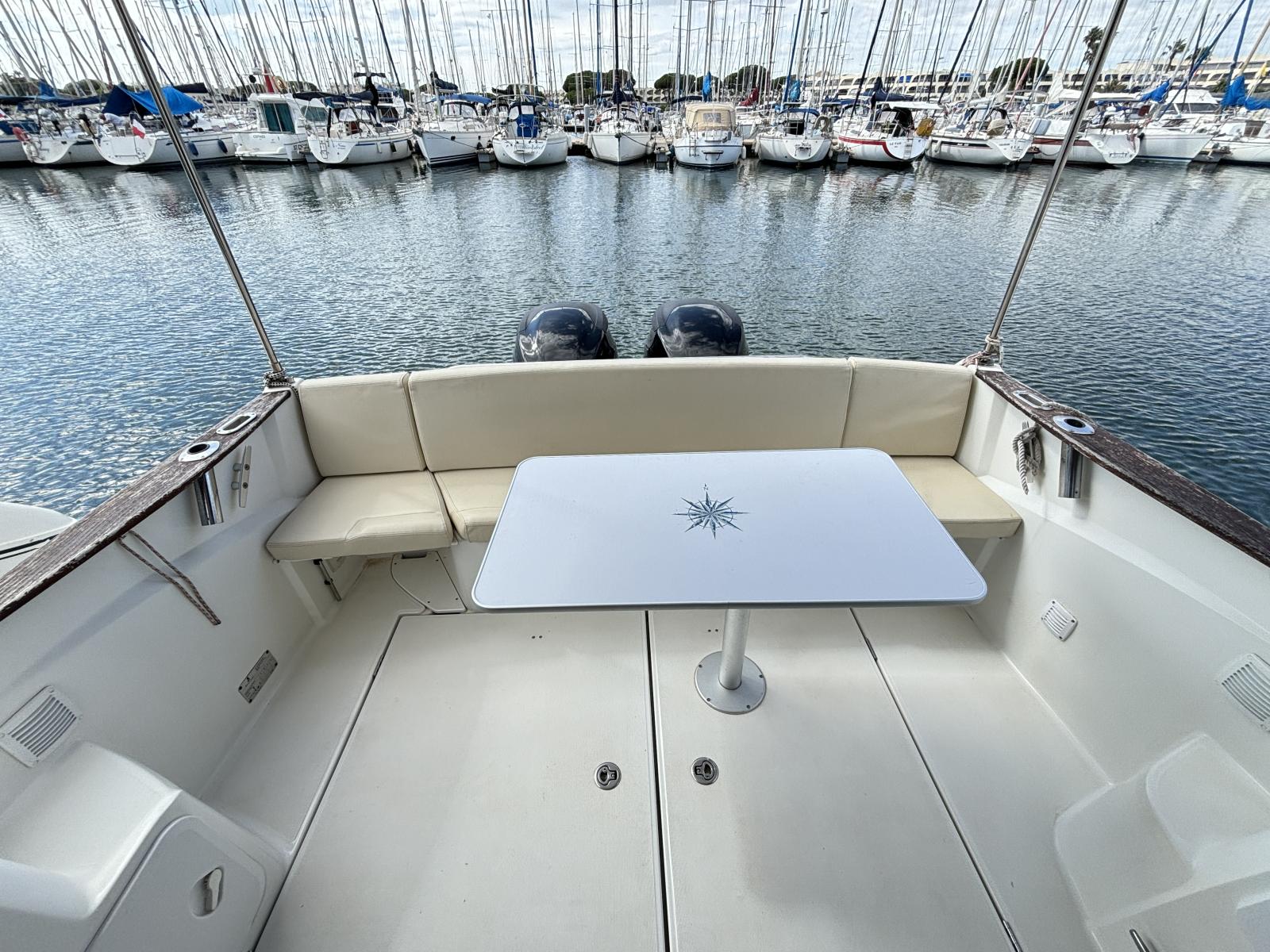beneteau Antares 880 HB