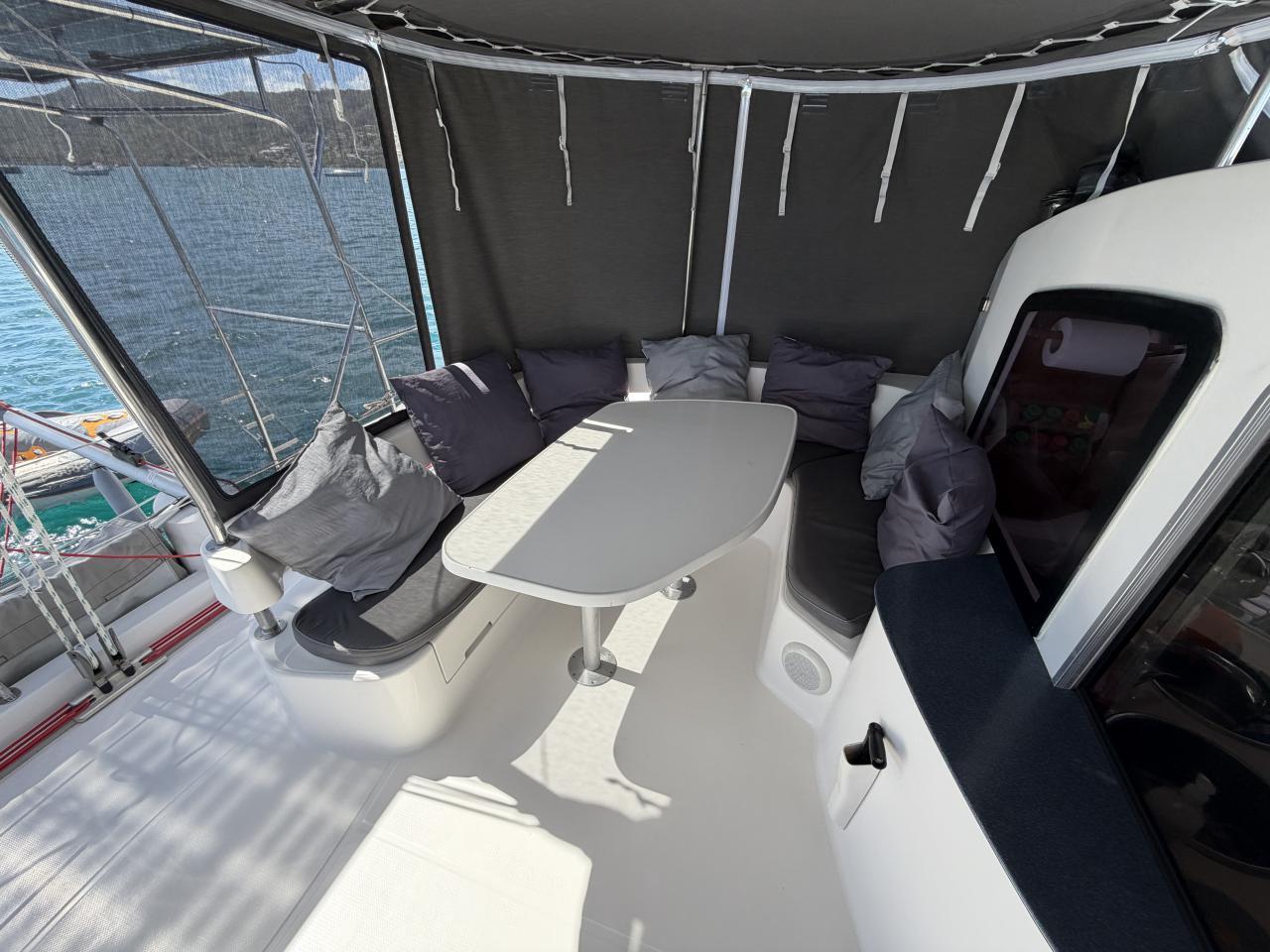 fountaine pajot lAVEZZI 40
