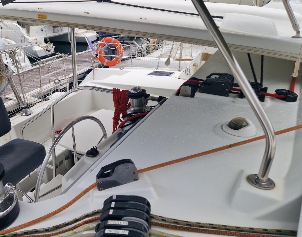 lagoon 421
