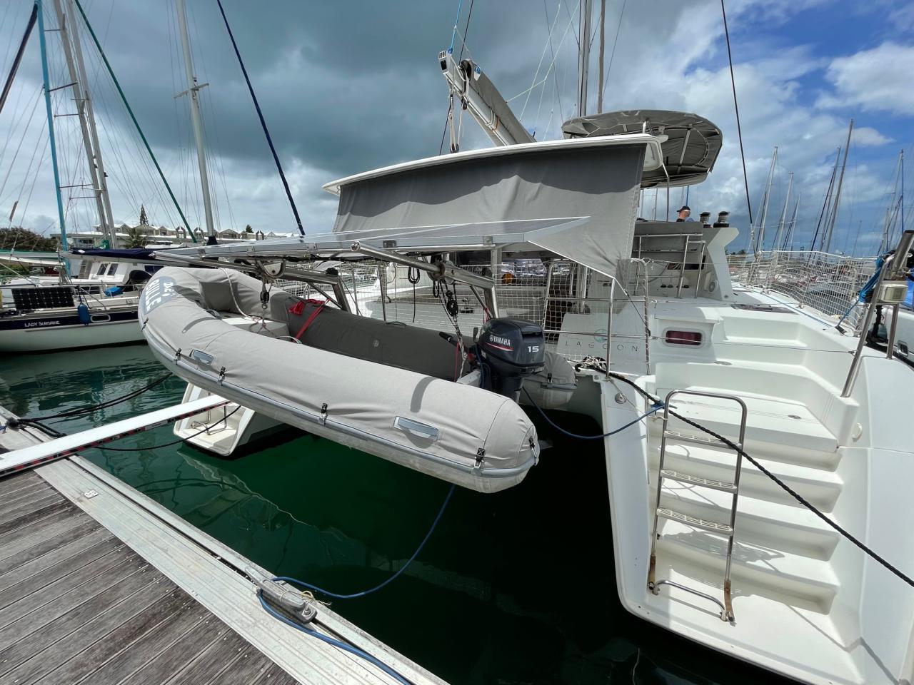 lagoon 421